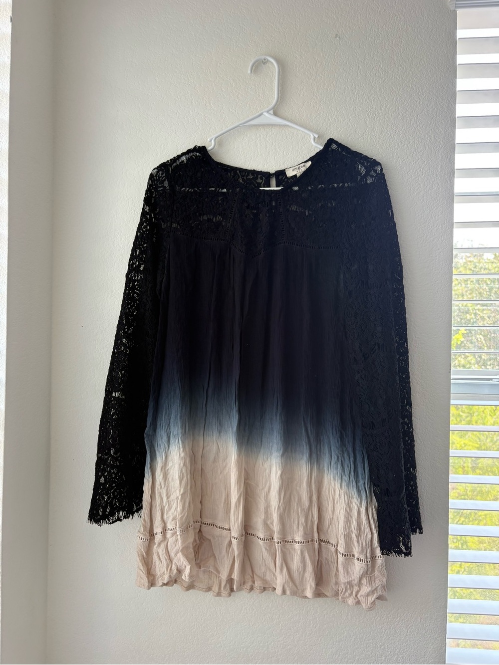 UMGEE Black to Cream Ombre Lace-Trim Long Sleeve Dress